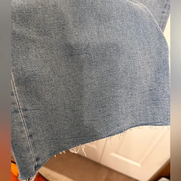 NWT H&M jeans - Picture 2 of 6